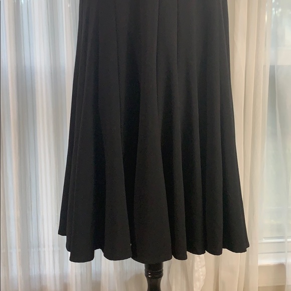 Stunning R&M Richards Black Pleated Swing Dress - Picture 3 of 6